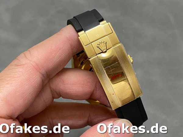 Replica Rolex Cosmograph Daytona 40 Gelbgold Schwarz Gummi m126518ln 0006